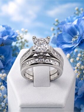 Classic Princess-Cut Silver Bridal Ring Set with Clear Stones size 7